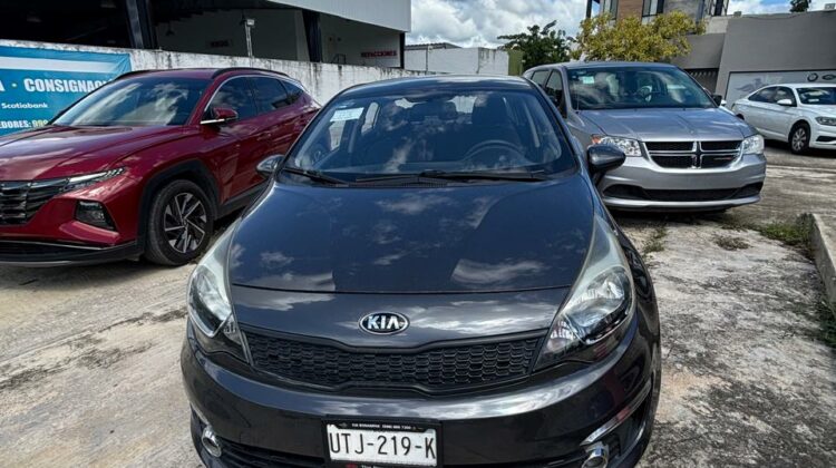 Kia Rio LX Sedán 2016