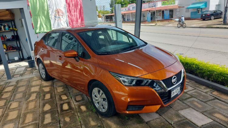 Nissan Versa Sense 2020