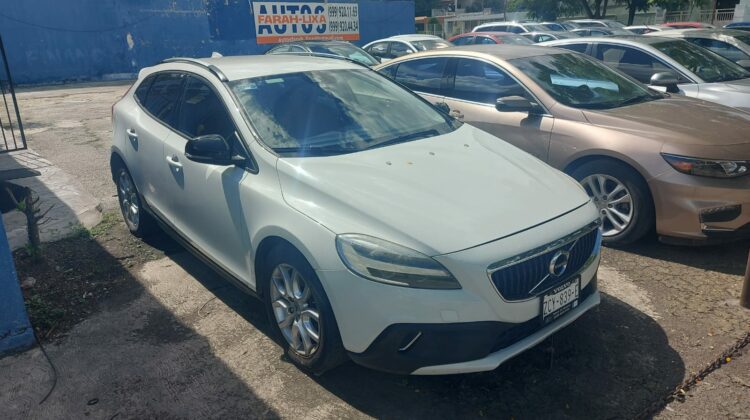 Volvo V-40 2018