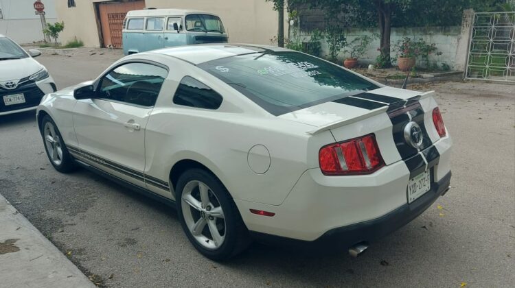 Ford Mustang V6 2012