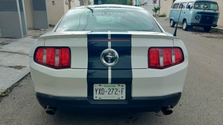 Ford Mustang V6 2012