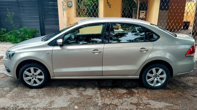 Volkswagen Vento Highline Triptronic 2014