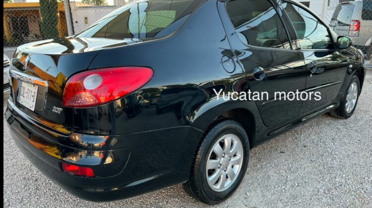 Peugeot 207 Sedán 2009