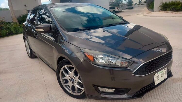 Ford Focus SE Luxury 2016