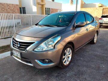 Nissan Versa Advance 2015