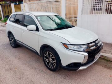 Mitsubishi Outlander ES 2016