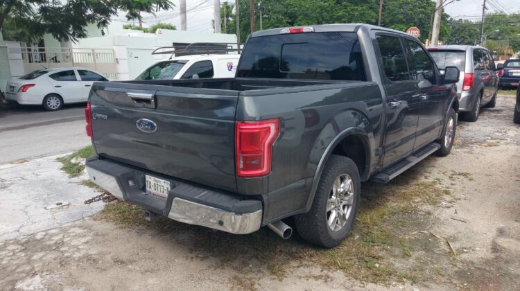 Ford F-150 Lariat 2015