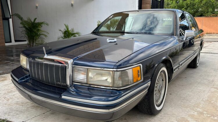 Ford Lincoln Town Car 1991