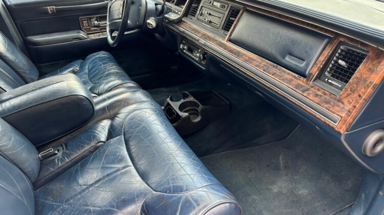 Ford Lincoln Town Car 1991