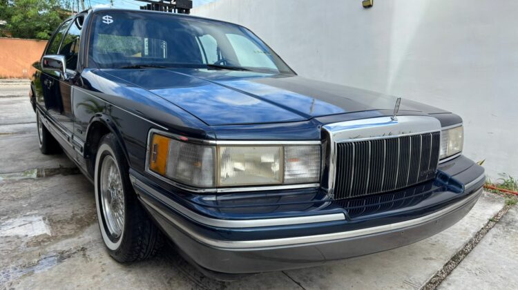 Ford Lincoln Town Car 1991