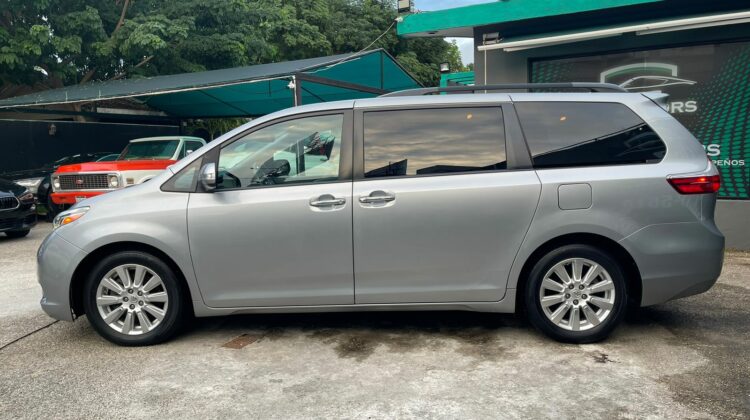 Toyota Sienna Limited 2017