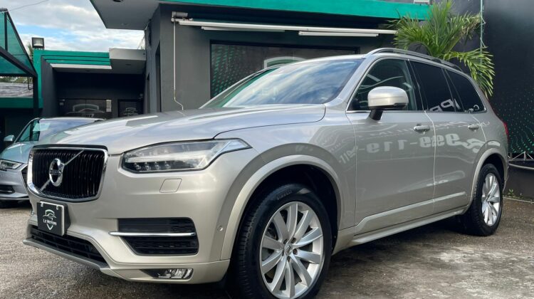 Volvo XC90 Momentum AWD 7 pasajeros 2017