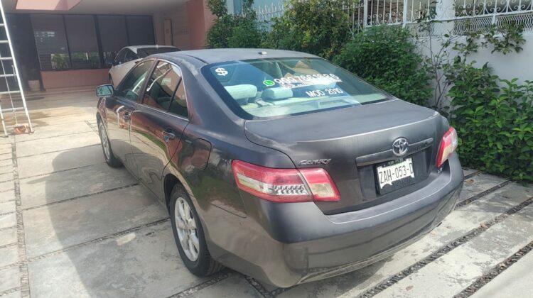 Toyota Camry LE 2010