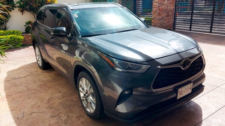 Toyota Highlander Limited 2021