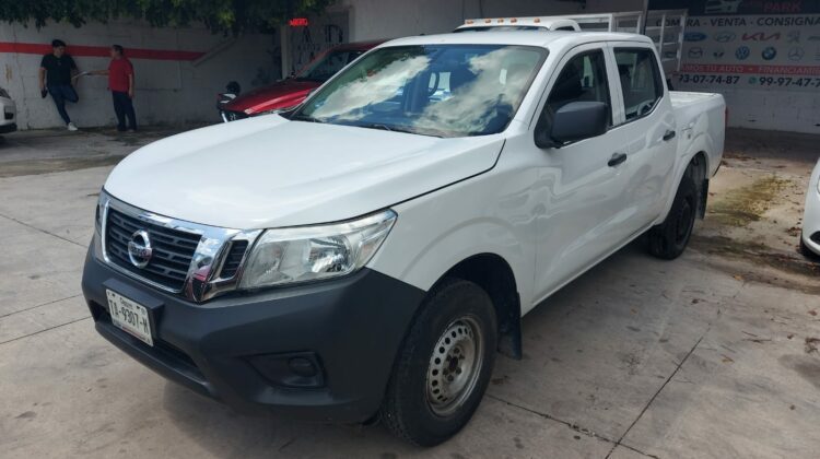 Nissan NP300 Doble Cabina 2018