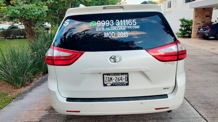 Toyota Sienna XLE 2015