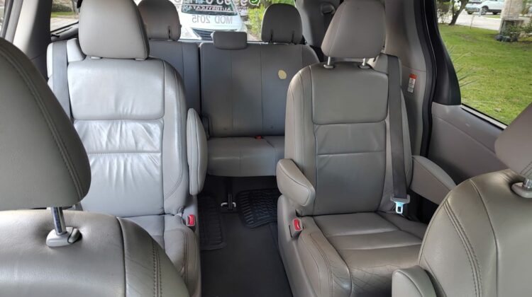 Toyota Sienna XLE 2015