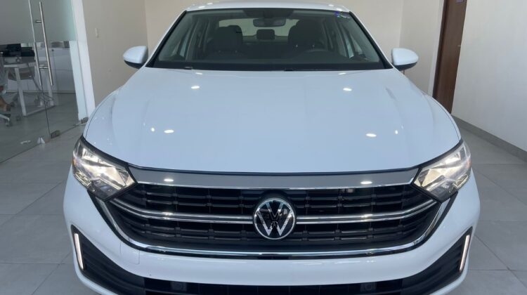 Volkswagen Jetta Comfortline 2024