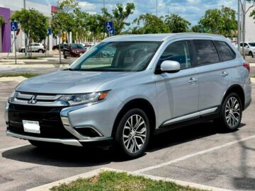 Mitsubishi Outlander ES 2016