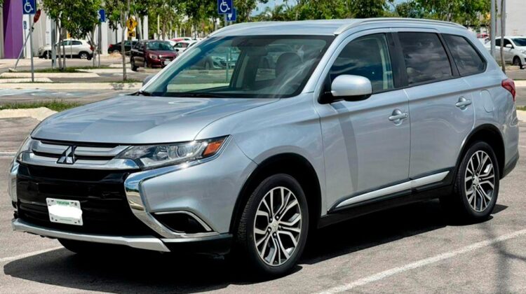 Mitsubishi Outlander ES 2016