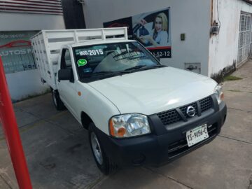 Nissan NP300 Estacas 2015