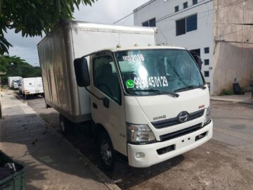 Hino 300 2016