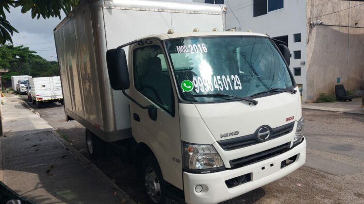 Hino 300 2016