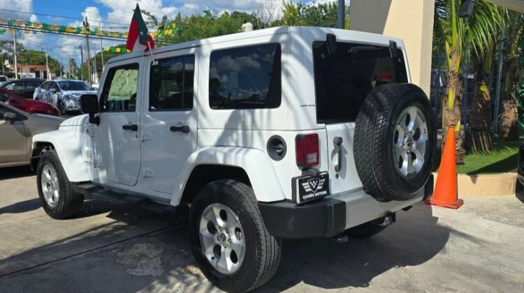 Jeep sahara aut 4×4 2015