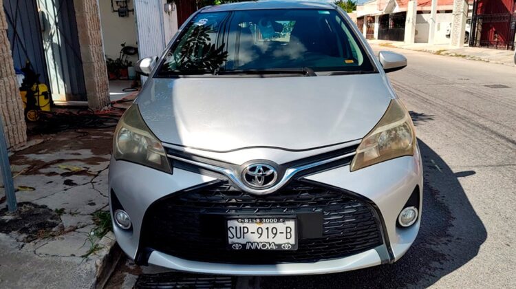 Toyota Yaris HB Premium 2015