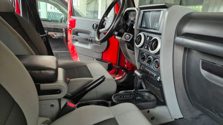 Jeep Wrangler Unlimited Sahara 2010