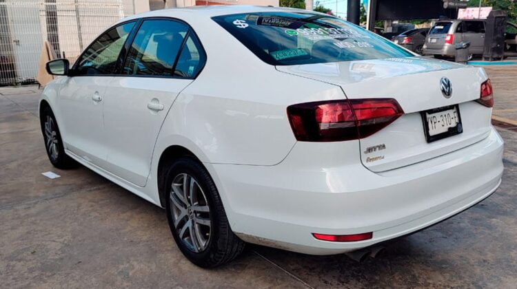 Volkswagen Jetta MK VI Trendline STD 2016