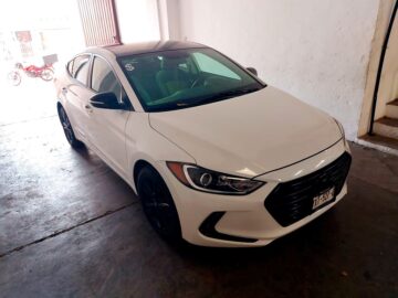 Hyundai Elantra Premium 2018