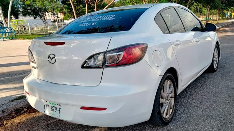 Mazda 3 I Touring 2012