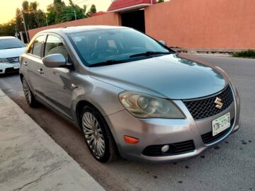 Suzuki Kizashi GLX CVT 2.4 L 2014