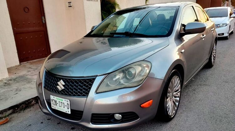 Suzuki Kizashi GLX CVT 2.4 L 2014