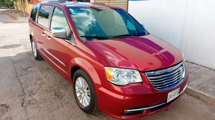 Chrysler Town and Country Limited 2014