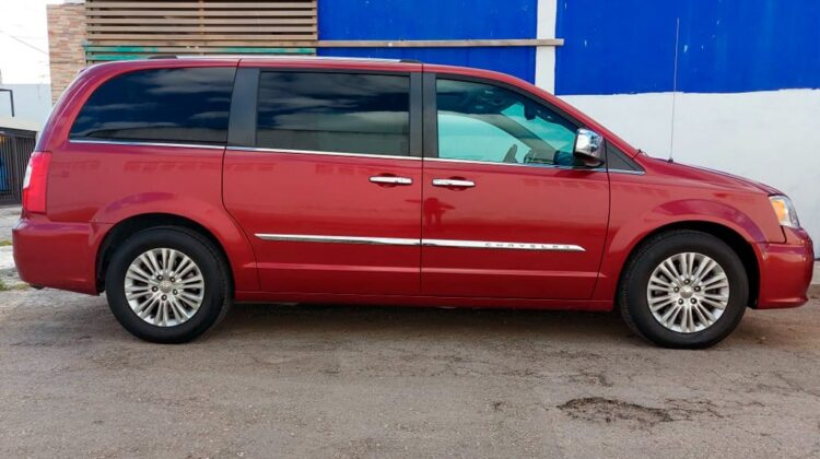 Chrysler Town and Country Limited 2014