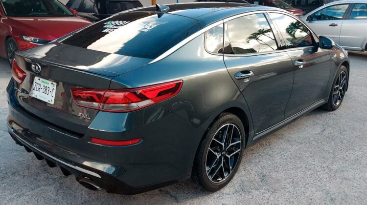 Kia Optima SXL Turbo 2020