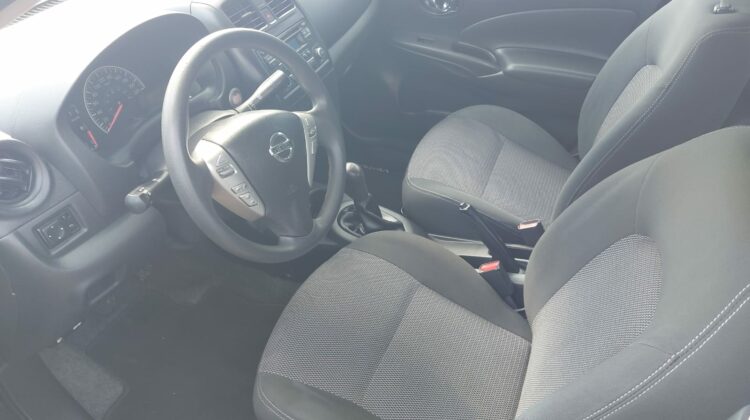 Nissan Versa Advance 2018