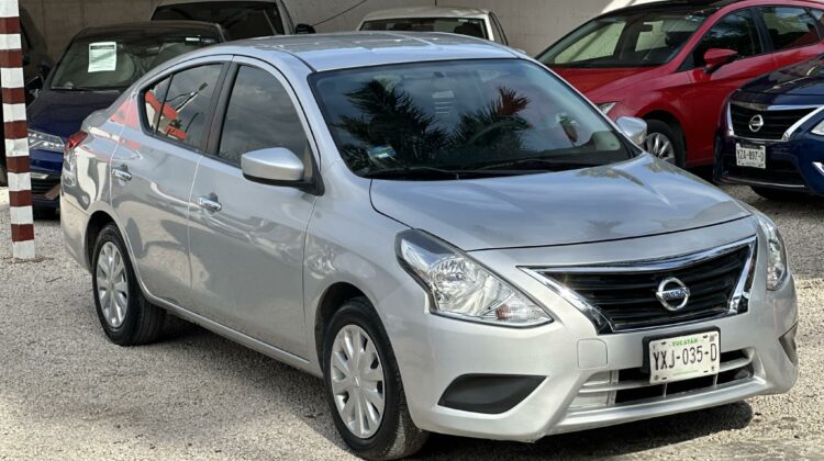 NISSAN VERSA AUTOMATICO 2018