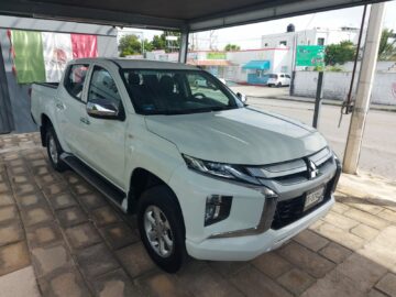 Mitsubishi L200 doble cabina estándar 2019