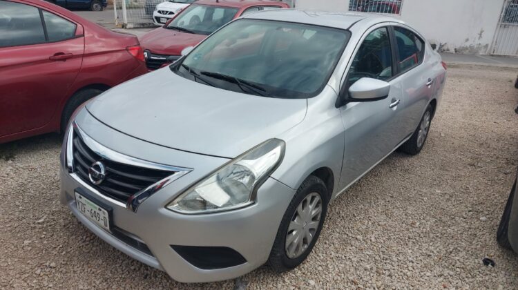 Nissan Versa STD 2016