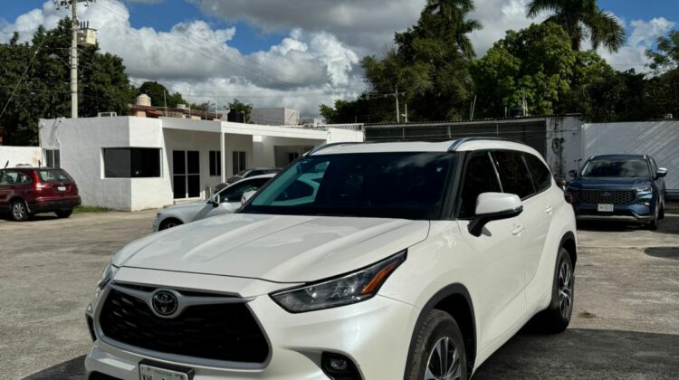 Toyota Highlander 2021