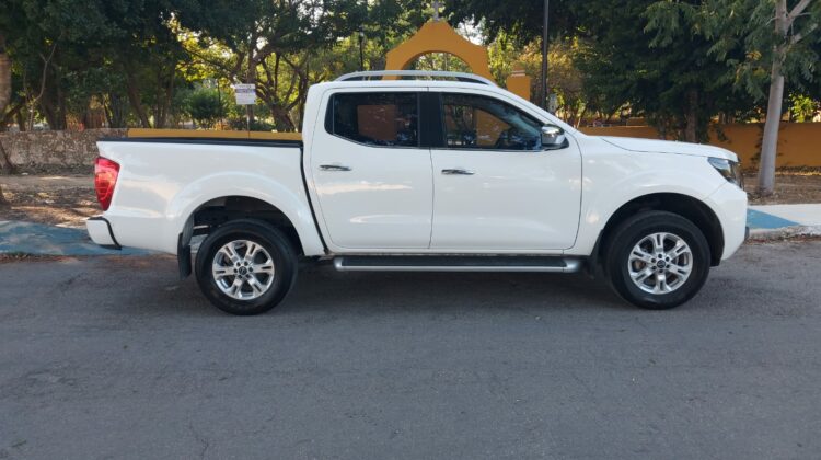 Nissan Frontier LE 2023