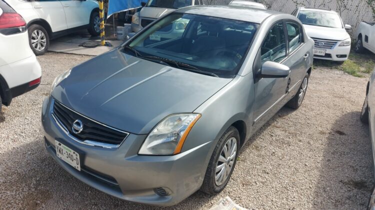 Nissan Sentra automático 2010