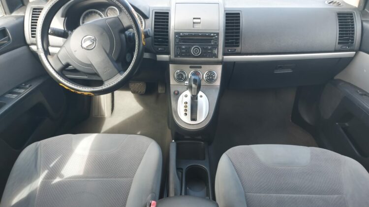 Nissan Sentra automático 2010