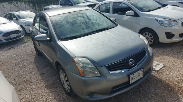 Nissan Sentra automático 2010