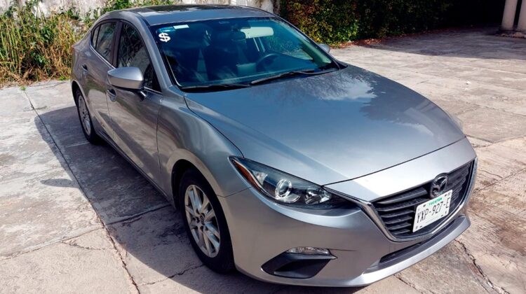 Mazda 3 i Touring 2015