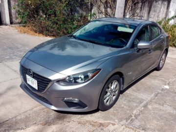 Mazda 3 i Touring 2015