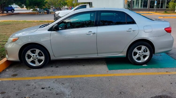 Toyota Corolla XLE 2013